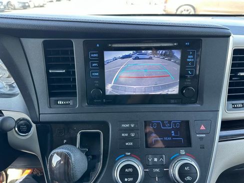 Used 2015 Toyota Sienna XLE w/ XLE Navigation Package image 14