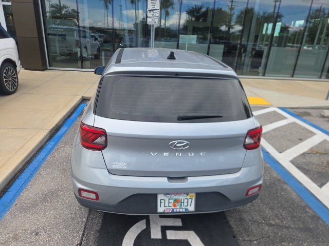 Used 2022 Hyundai Venue SE FWD image 7
