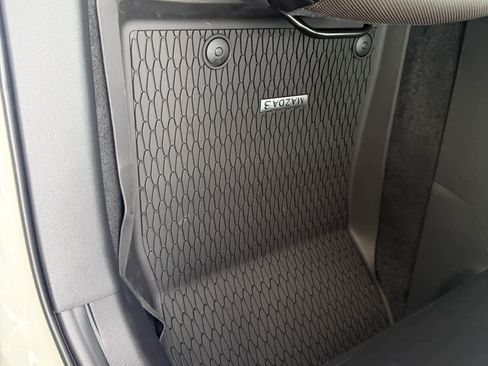 New 2026 MAZDA MAZDA3 Hatchback w/Premium Plus Pkg image 9