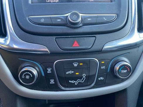 Used 2019 Chevrolet Equinox LS FWD image 28