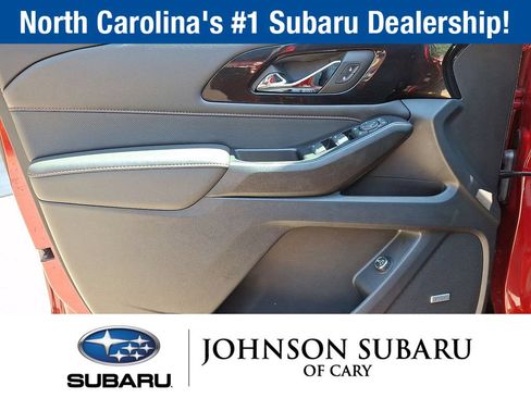 Used 2023 Chevrolet Traverse RS FWD image 11