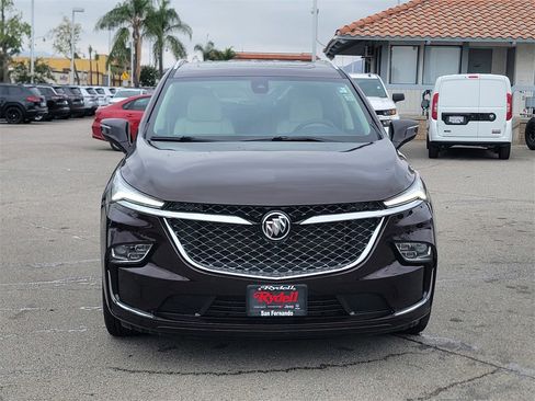 Used 2023 Buick Enclave Avenir w/ Avenir Technology Package image 2