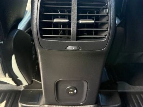 Used 2022 Ford Escape SEL AWD/4WD image 16