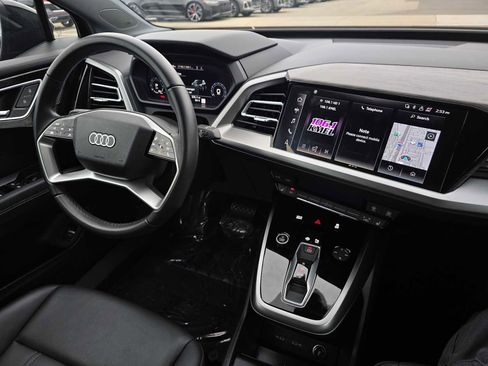 Used 2024 Audi Q4 e-tron Premium Plus image 10