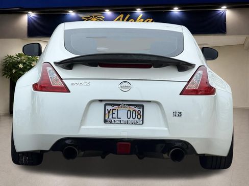 Used 2019 Nissan 370Z Coupe w/ Z34 Heritage Edition - White RWD image 4