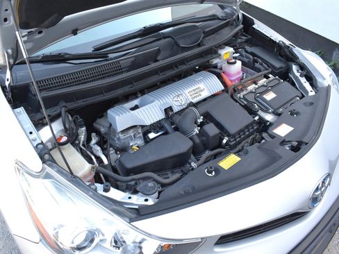 Used 2015 Toyota Prius V Four FWD image 30