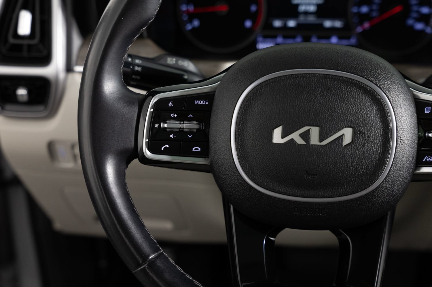 Used 2023 Kia Sorento S w/ Panoramic Sunroof Package AWD/4WD image 32