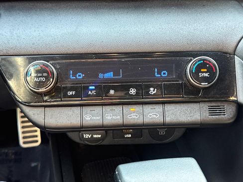 Used 2025 Hyundai Elantra Sport FWD image 24