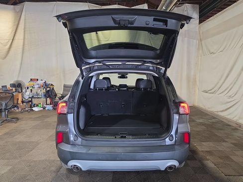 Used 2021 Ford Escape Titanium AWD/4WD image 20