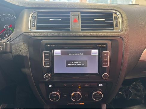 Used 2013 Volkswagen Jetta SE image 21