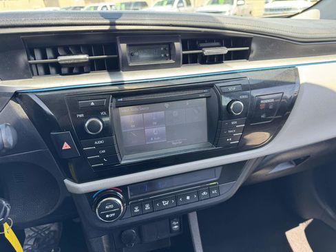 Used 2015 Toyota Corolla LE FWD image 23
