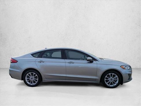 Used 2020 Ford Fusion SE FWD image 4