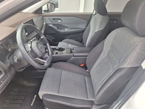 Certified 2021 Nissan Rogue SV image 9