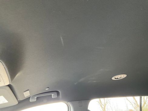 Used 2025 Chevrolet Traverse LT image 17