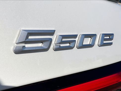 Used 2026 BMW 550e xDrive w/ Premium Package image 8