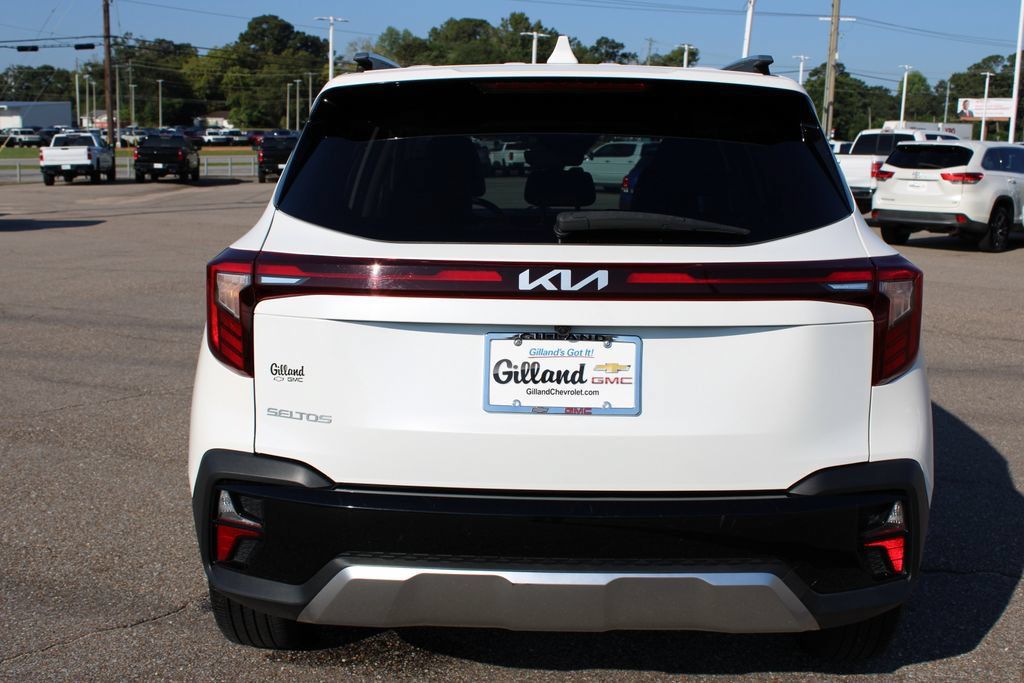 Used 2025 Kia Seltos S FWD image 18