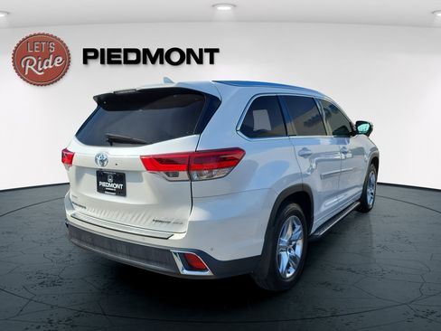 Used 2017 Toyota Highlander Limited AWD/4WD image 5