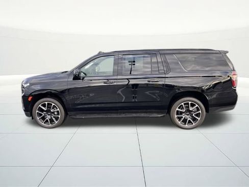 Used 2024 Chevrolet Suburban RST w/ Luxury Package image 2