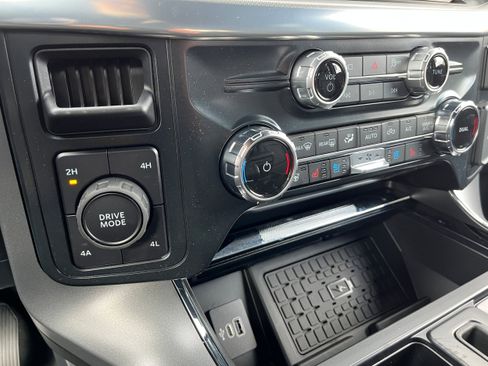 New 2026 Ford F150 Lariat w/ Equipment Group 502A High image 17