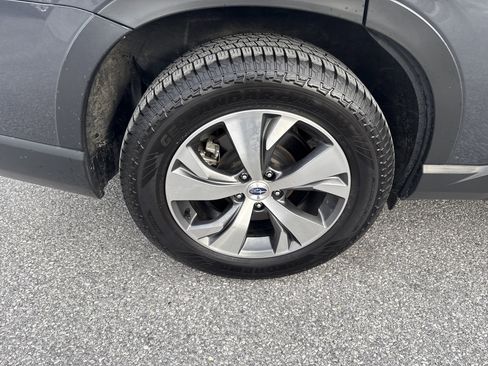 Used 2023 Subaru Ascent Premium w/ Convenience Package image 7