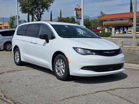 New 2026 Chrysler Voyager LX image 1