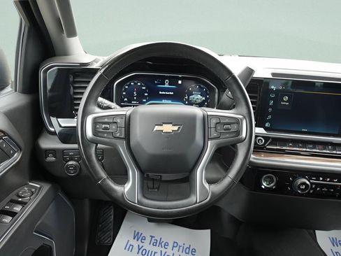 Used 2023 Chevrolet Silverado 1500 LT AWD/4WD image 16