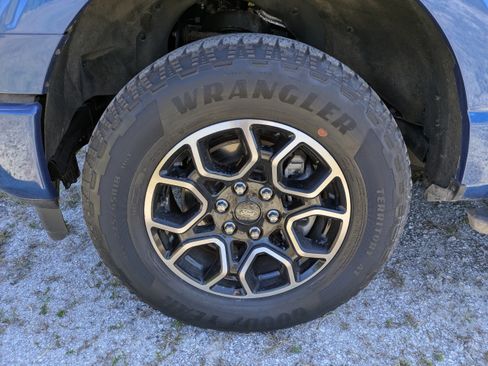 Used 2022 Ford F150 XLT w/ Equipment Group 302A High AWD/4WD image 11