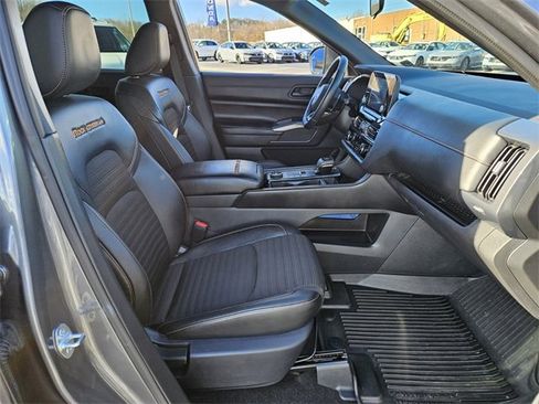 Used 2023 Nissan Pathfinder Rock Creek image 17