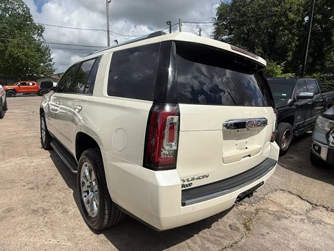 Used 2015 GMC Yukon Denali w/ Touring Package AWD/4WD image 5