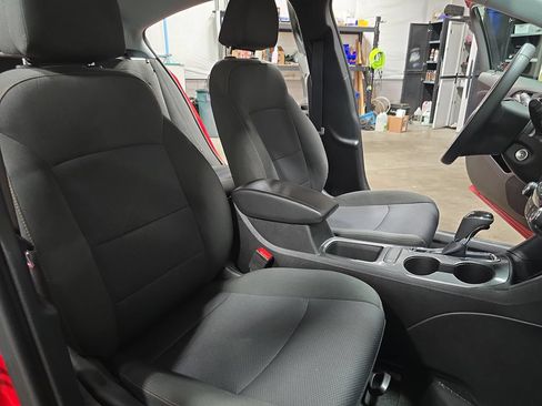 Certified 2019 Chevrolet Cruze LS FWD image 10
