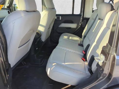 Used 2021 Jeep Wrangler Unlimited Sahara AWD/4WD image 10