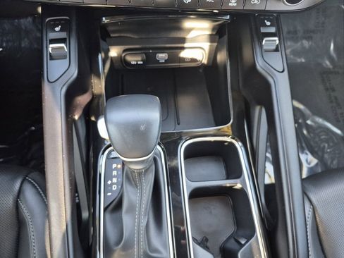 Used 2025 Kia Telluride S image 11