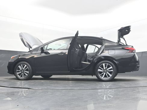 Used 2021 Nissan Versa SV FWD image 42
