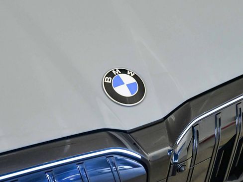 Certified 2026 BMW 530i w/ M Sport Package RWD image 8