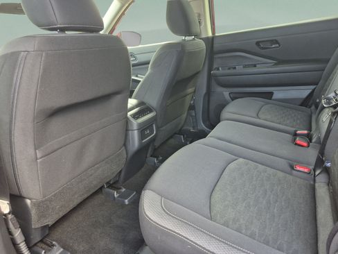 Certified 2024 Nissan Pathfinder SV AWD/4WD image 17