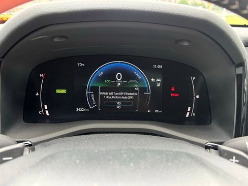 Used 2025 Toyota Camry SE w/ Convenience Package FWD image 15