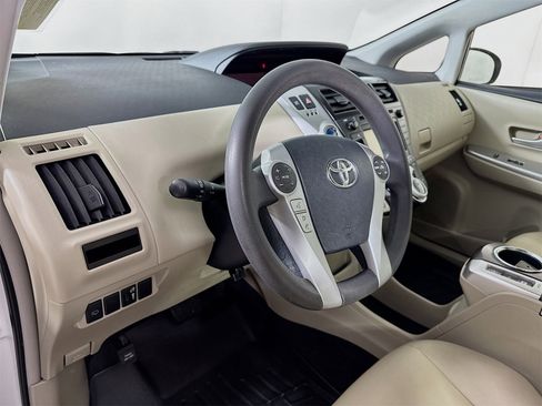 Used 2012 Toyota Prius V Five image 7