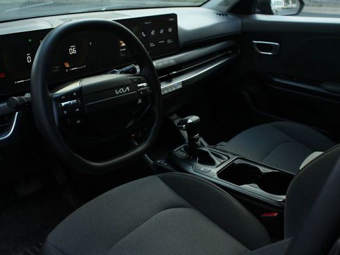 Used 2025 Kia K4 FWD image 13
