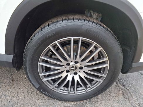 Used 2025 Mercedes-Benz GLC 300 4MATIC image 7