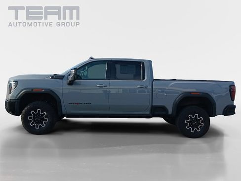 Used 2024 GMC Sierra 2500 AT4X AWD/4WD image 4