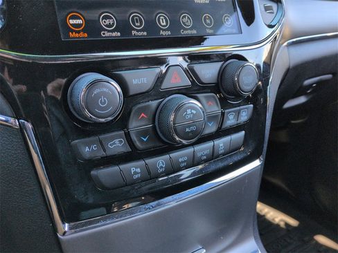 Used 2022 Jeep Grand Cherokee Limited w/ Tech Group image 28