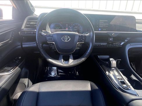 Used 2024 Toyota Crown Platinum AWD/4WD image 6