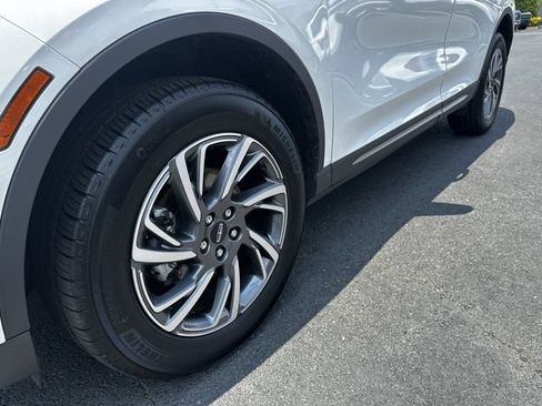 Certified 2024 Lincoln Corsair AWD w/ Equipment Group 101A image 12