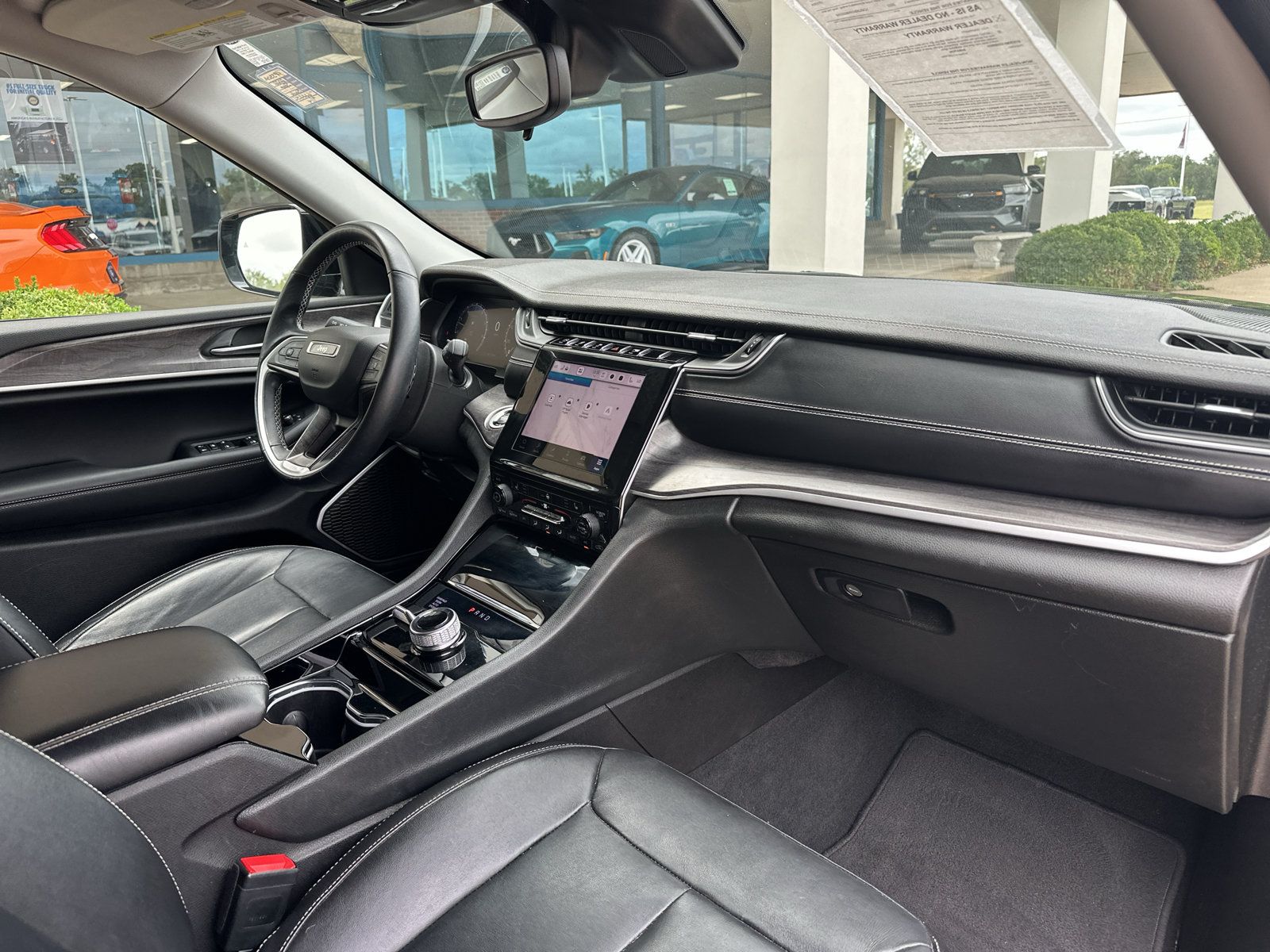 Used 2022 Jeep Grand Cherokee L Limited AWD/4WD image 6