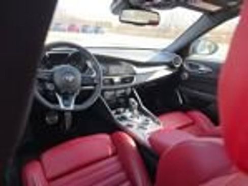 Used 2023 Alfa Romeo Giulia Veloce image 17