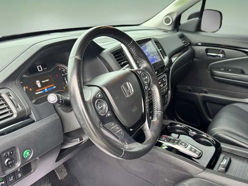 Used 2016 Honda Pilot Touring image 19