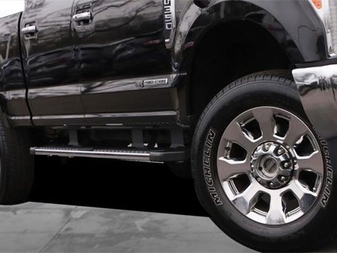 Used 2019 Ford F350 Lariat w/ Lariat Ultimate Package image 3