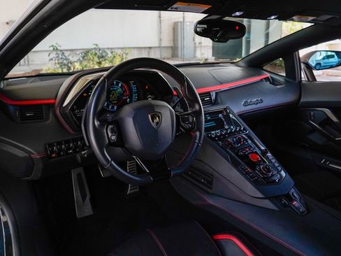 Used 2018 Lamborghini Aventador S image 63