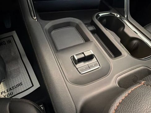 Used 2025 GMC Sierra 2500 AT4 w/ AT4 Premium Plus Package AWD/4WD image 33
