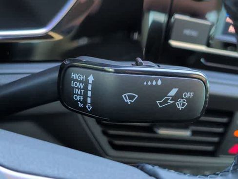 Used 2023 Volkswagen Jetta SE image 24